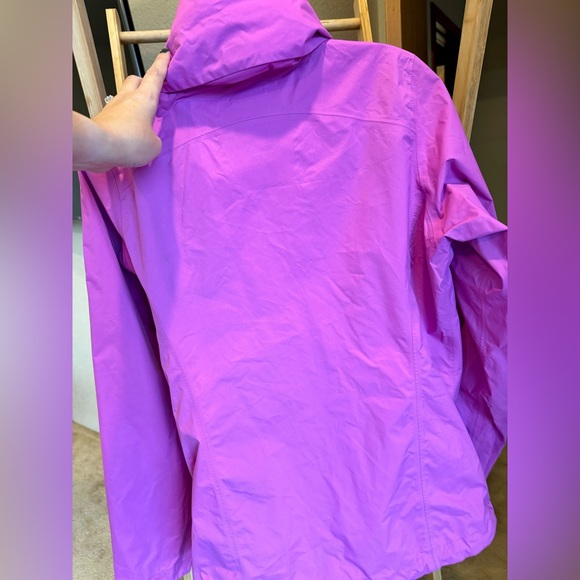 Mountain Hardware Rain Coat - Women’s M - Picture 3 of 10